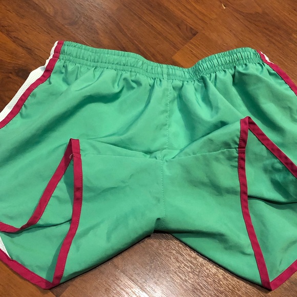 Nike Dri Fit Shorts. Size LG. Like new! - Picture 6 of 15